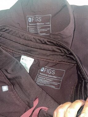 FIGS Rafaela Scrub Top in Espresso with Zamora Joggers